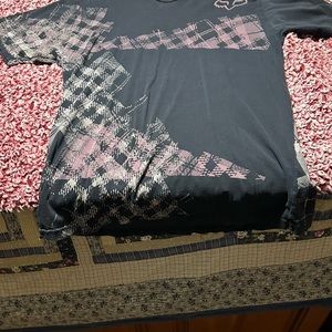 Men’s size M Fox t shirt
